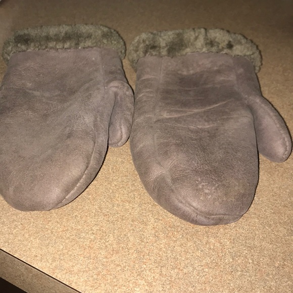 Shearling Mittens - Picture 2 of 5
